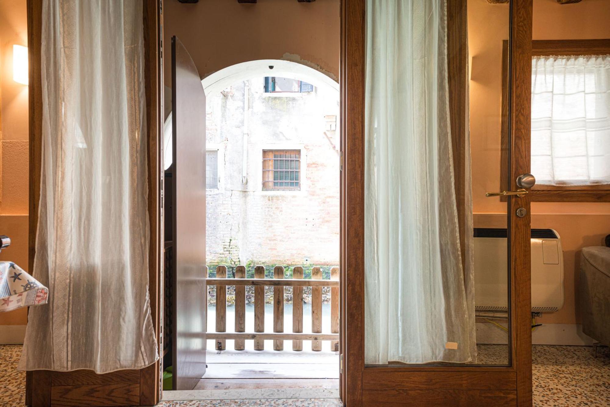 Appartamento Lovely Flat With Canal View Near Rialto Bridge Venezia