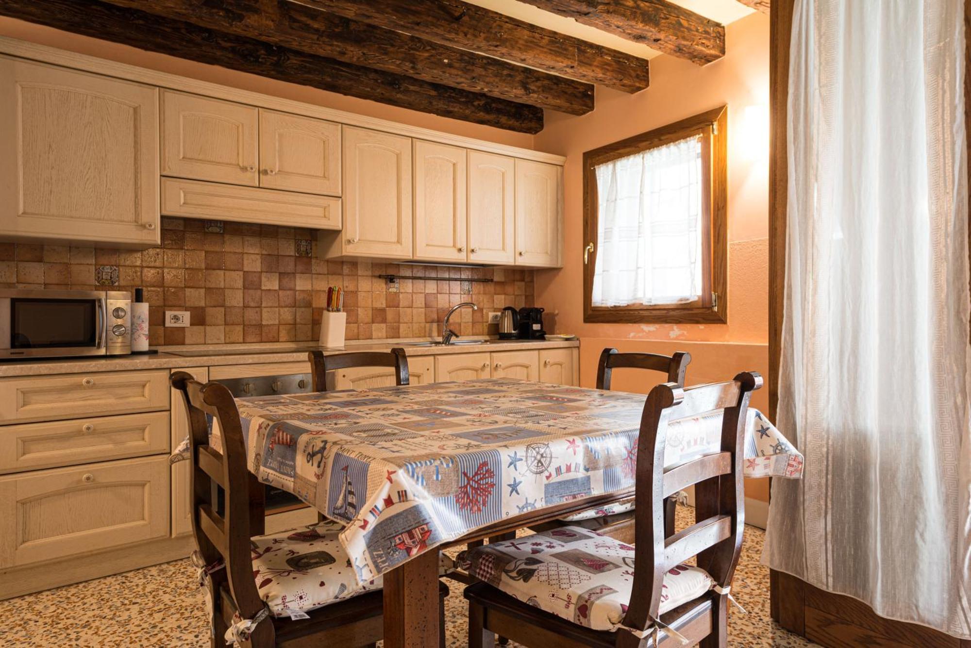 Appartamento Lovely Flat With Canal View Near Rialto Bridge